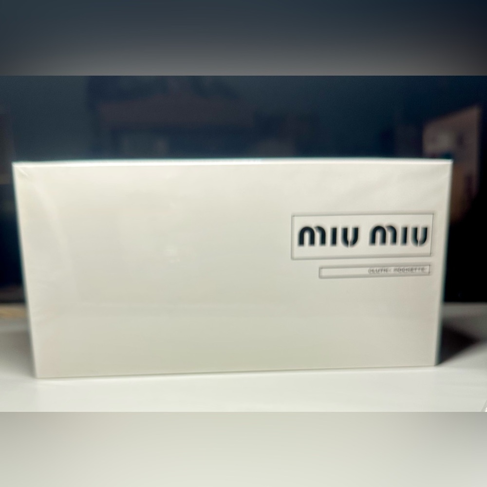 Miu Miu Sky Blue or Turquoise Patent Faux Leather Clutch with Gold Chain GWP NWB - Picture 14 of 15
